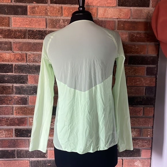 Women's Light Green Long Sleeve Athleta Top - Picture 3 of 6